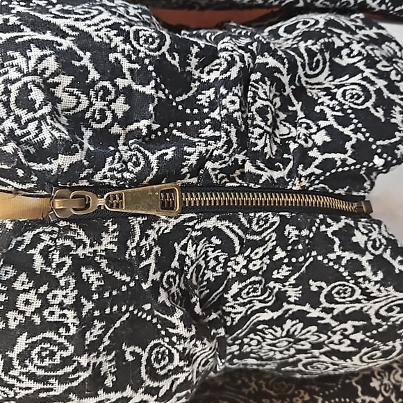 TWENTYONE BLAZER ZIPER BLACK WHITE DESIGN M MEDIUM TWENTY ONE FOREVER 21 - Picture 3 of 11